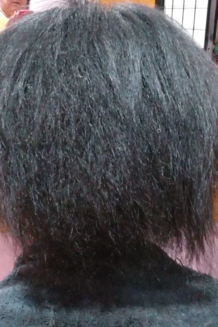 Antes: Comprimento e alinhamento em cabelo curto e volumoso