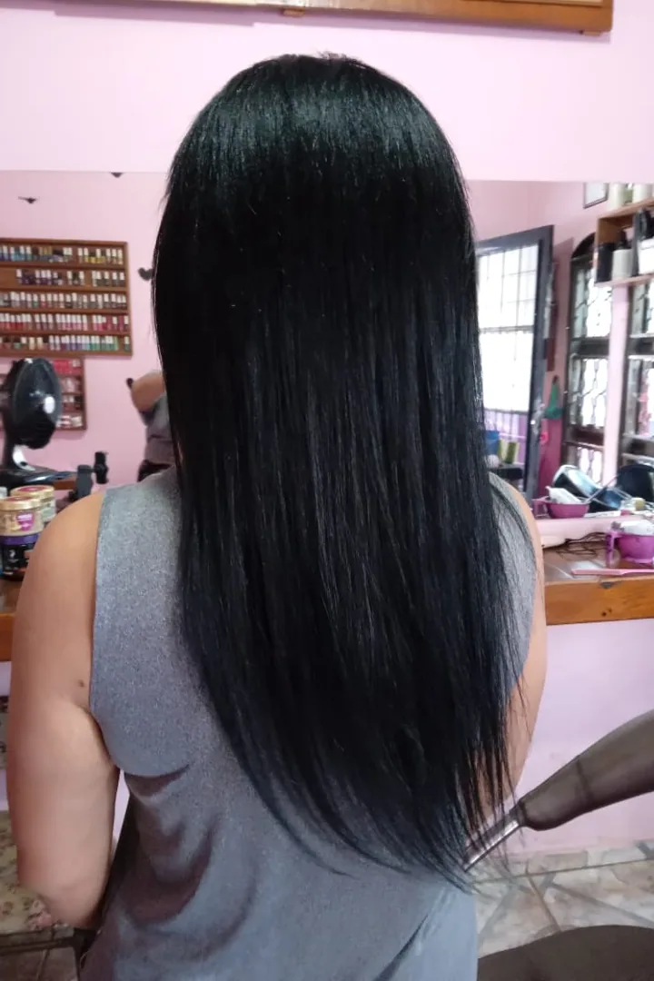 Depois: Comprimento e alinhamento em cabelo curto e volumoso