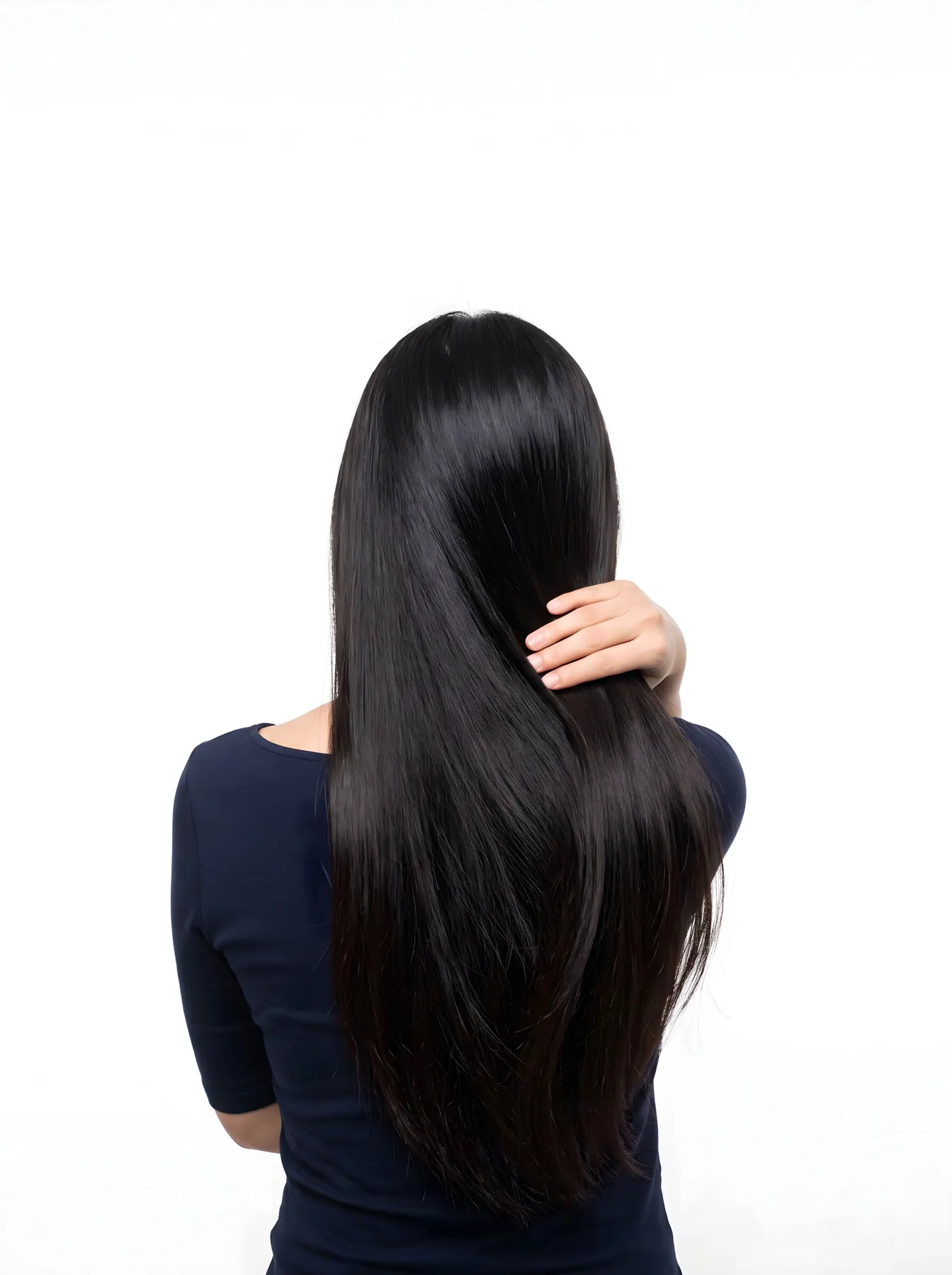 Cabelo preto longo e saudável com brilho intenso